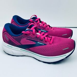 Brooks Ghost 14 Running Shoes in a fuchsia, and navy colorway. Women’s size 8.